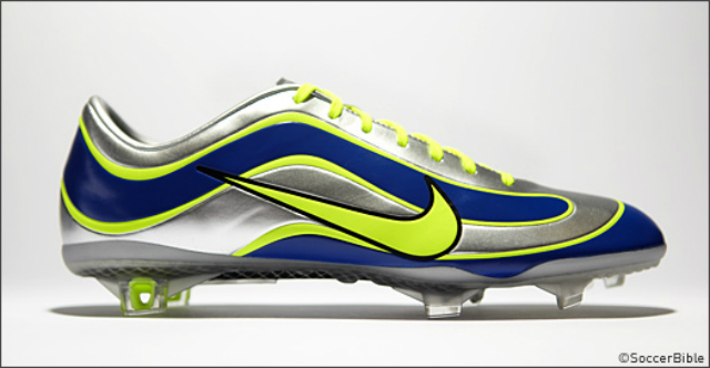 r9 zapatos futbol