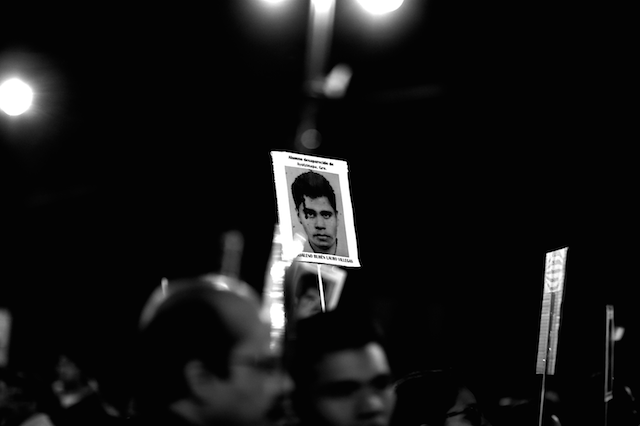 Luz_Ayotzinapa_Santiago_Arau32