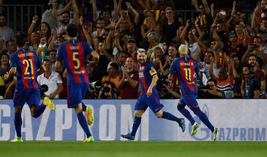 Barcelona comenzó con todo el encuentro y al minuto tres Messi logró el primer del encuentro 
