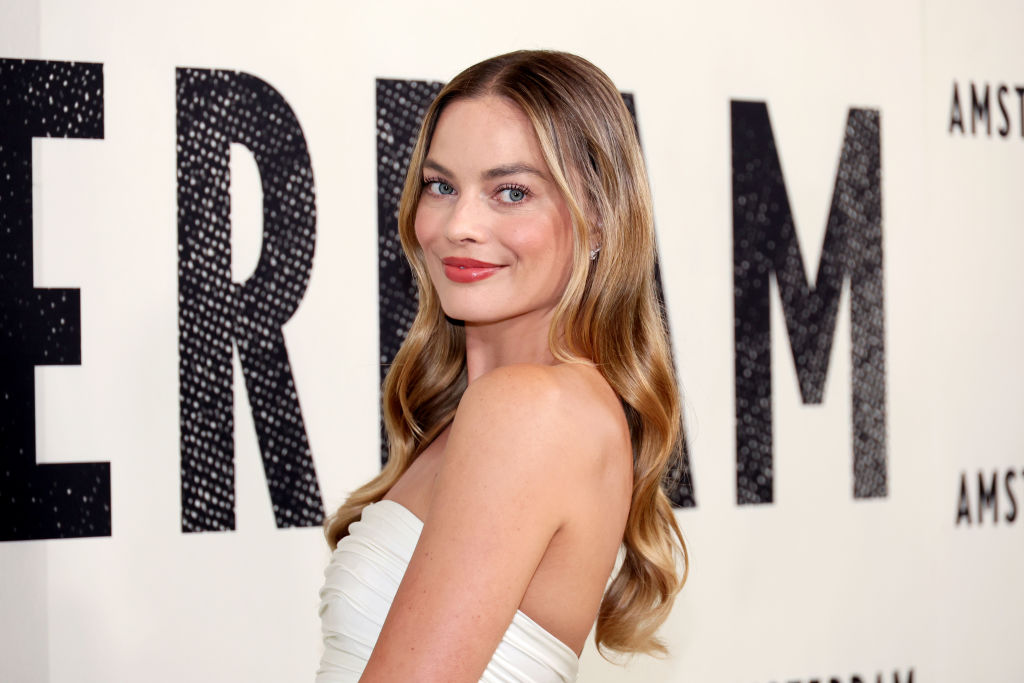 Margot Robbie Reveals She Won't Star in New 'Pirates of the Caribbean' Movie