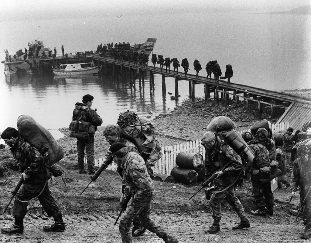 British troops arrive on the Malvinas Island