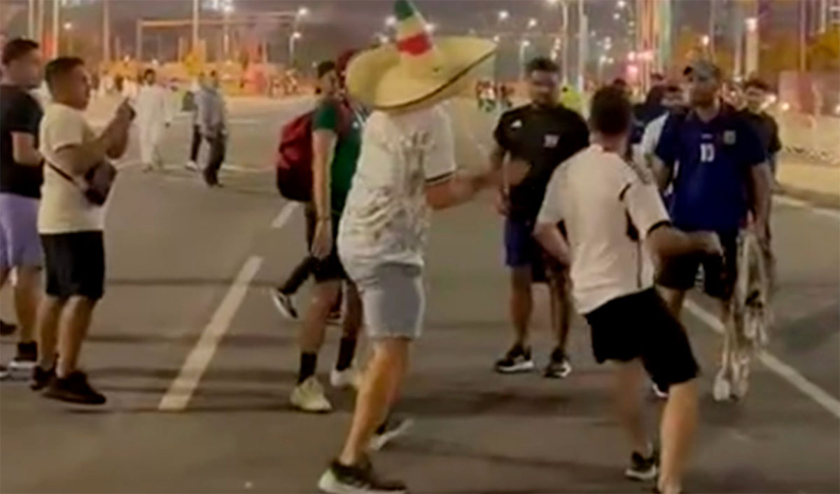 Fight between Mexican and Argentine fans in Qatar