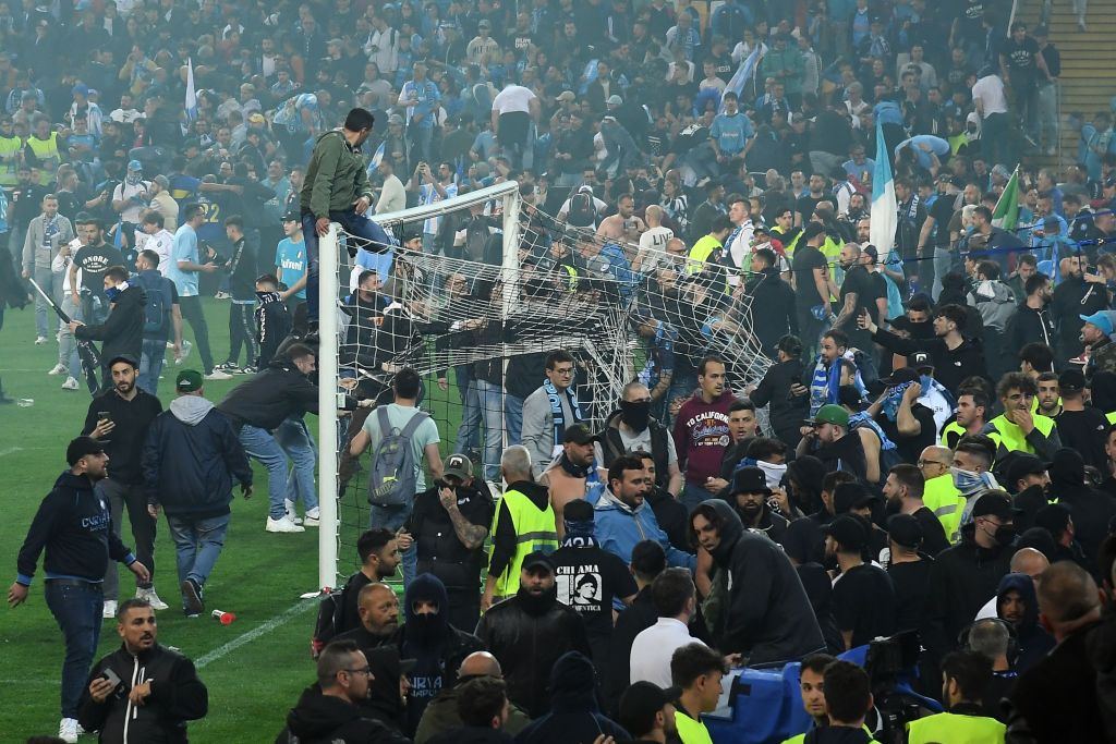 Napoli's title celebrations got out of control: One dead, 4 seriously injured and 200 injured