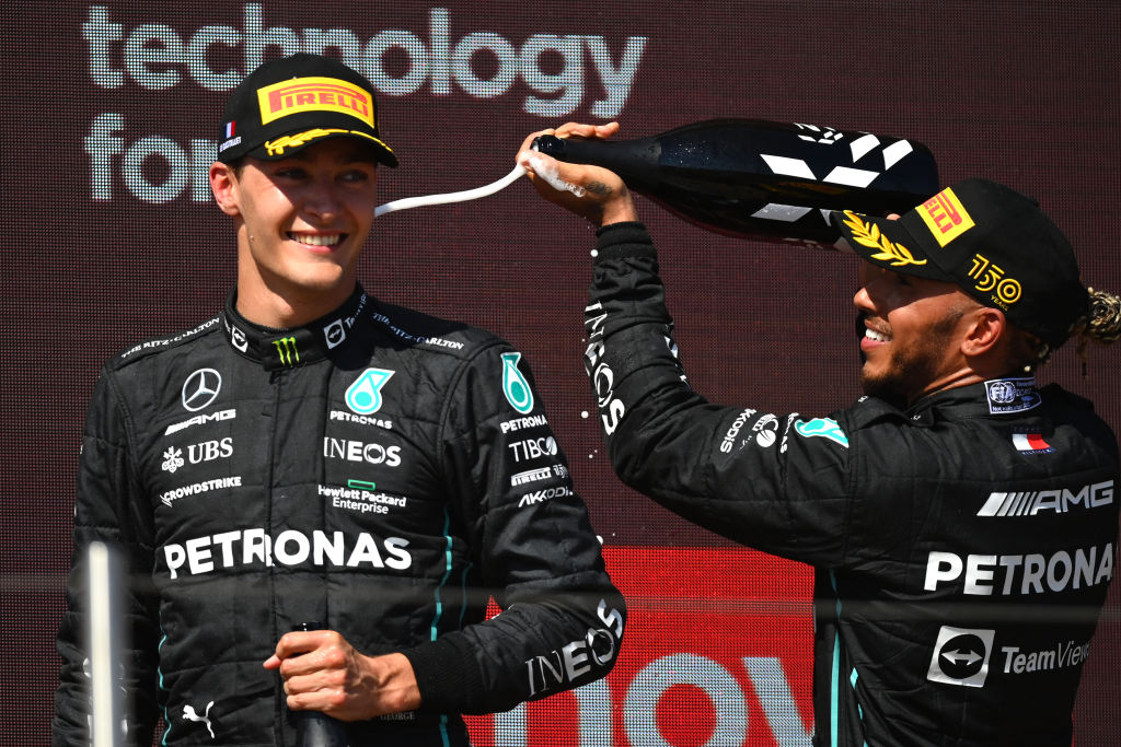 Lewis Hamilton y George Russell de Mercedes en Fórmula 1