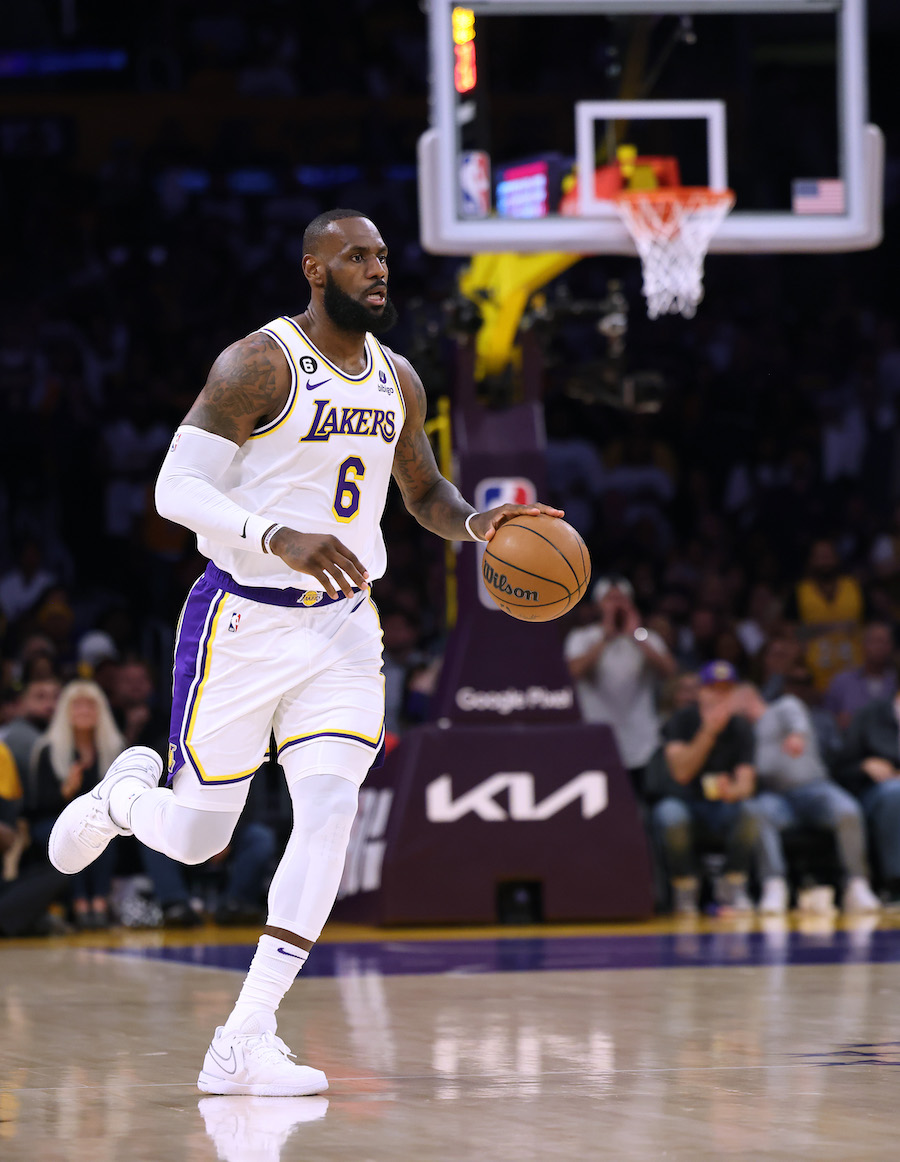 LeBrin James excites the Lakers 