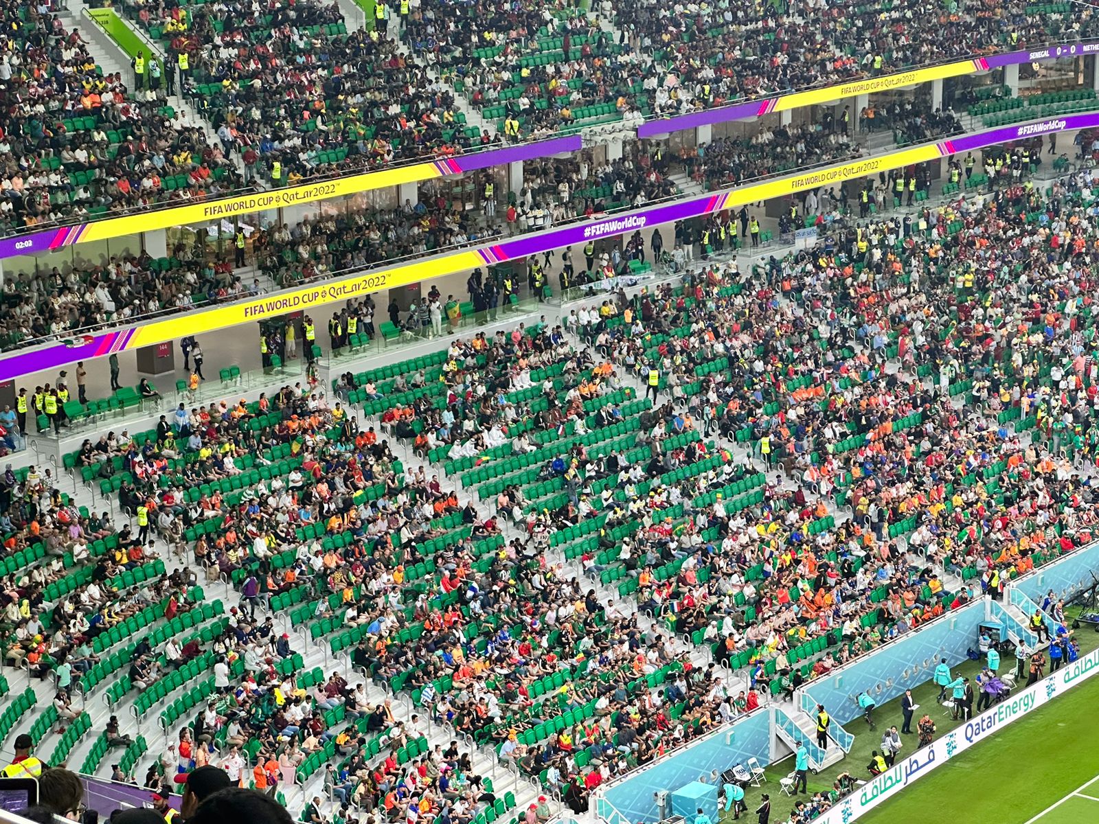 Did the technology chafe?  The reason why stadiums in Qatar have large gaps in the stands