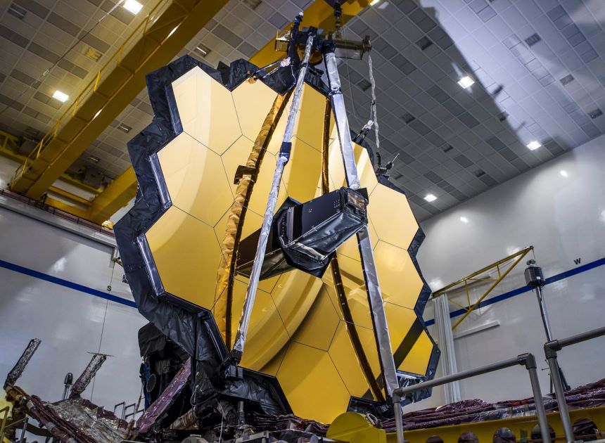 The 'James Webb' space telescope successfully lifted off to explore other galaxies