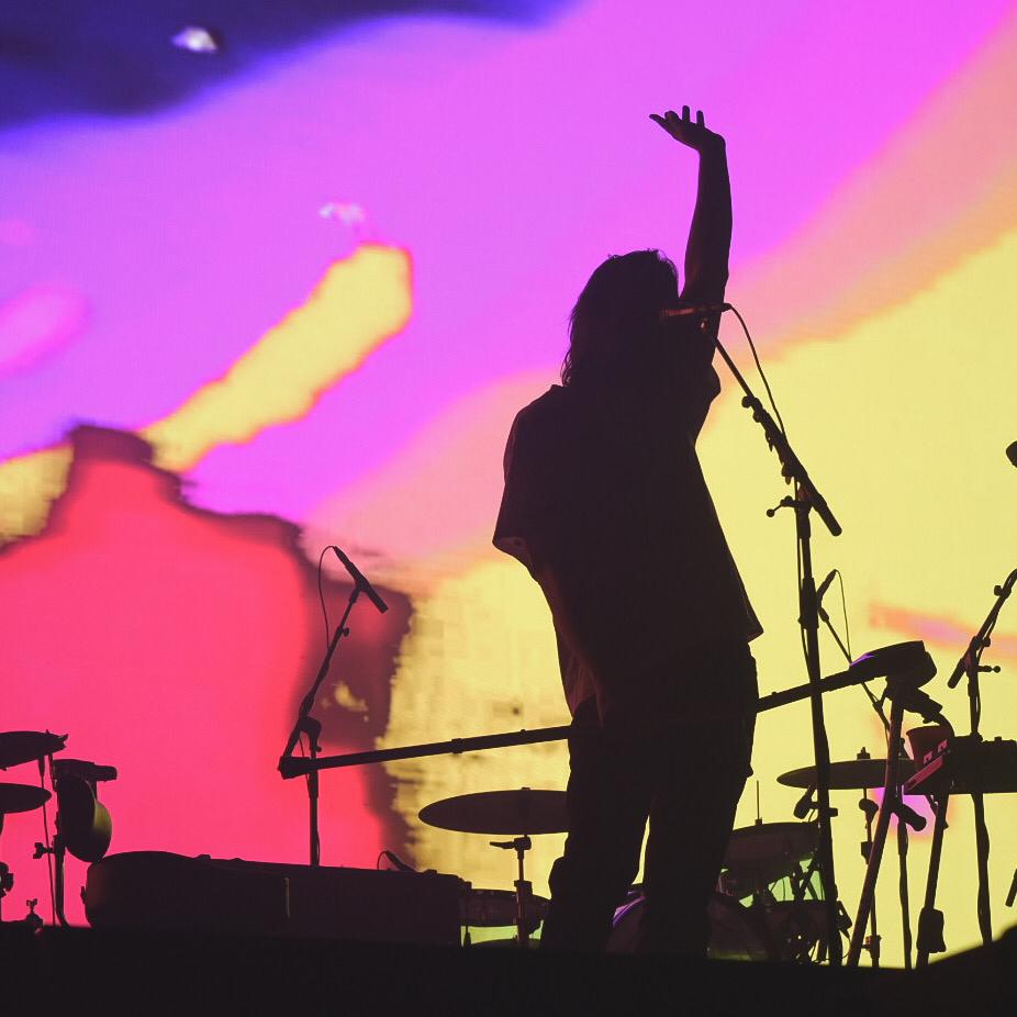 Kevin Parker and his crutches: This was the Tame Impala concert in CDMX