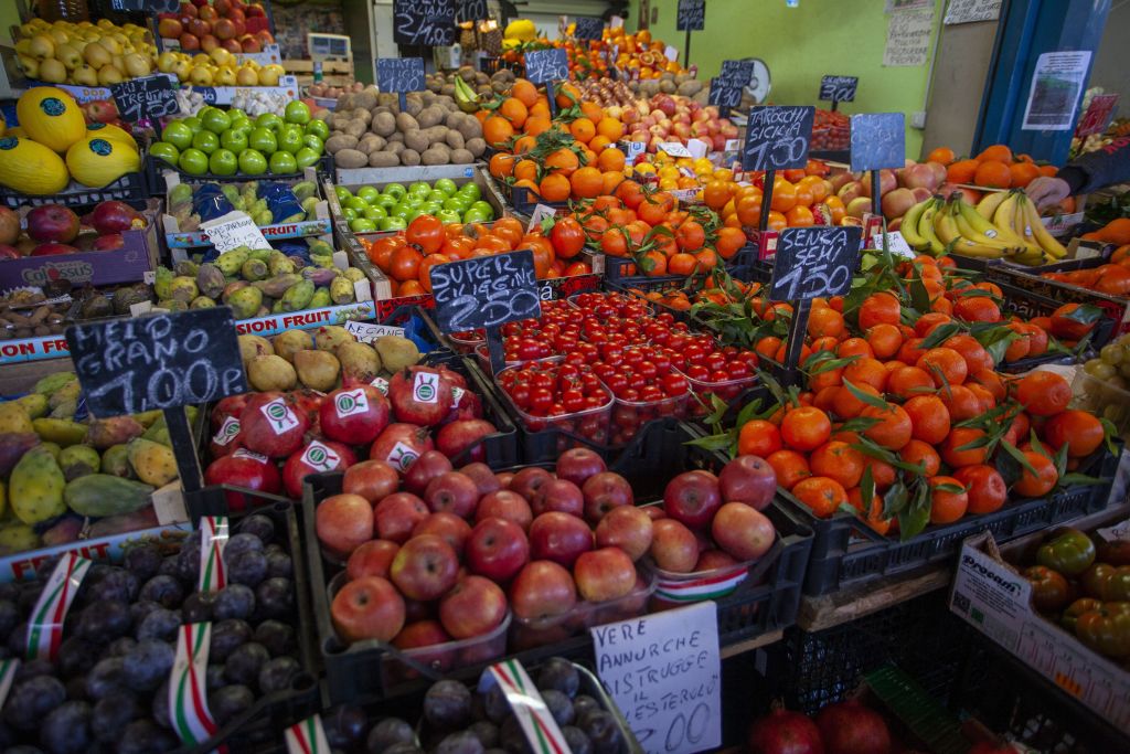 Fruits at a market stall 