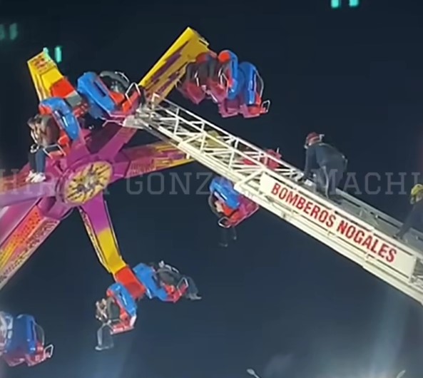 Mechanical game collapsed at the Nógales fair and was recorded on video