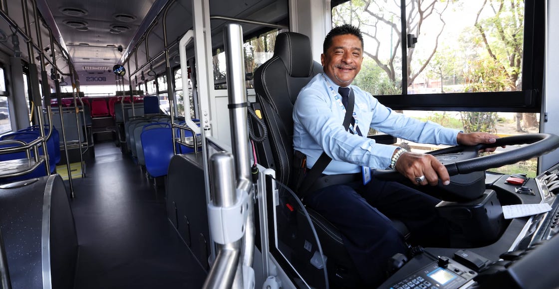 trolley bus driver cdmx 1