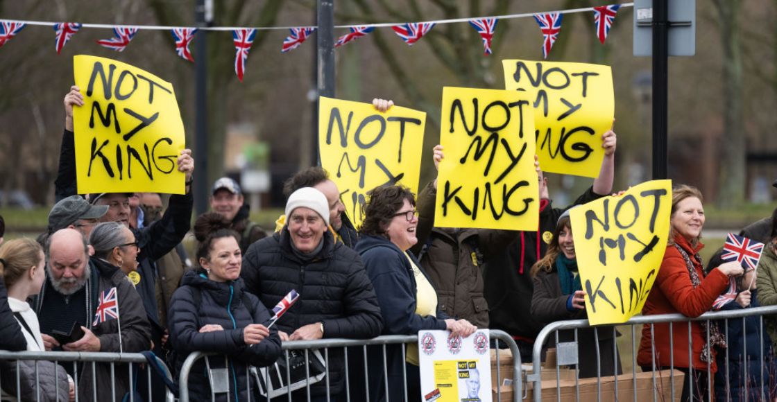 protests-monarchy-united-kingdom-fathers-carlos