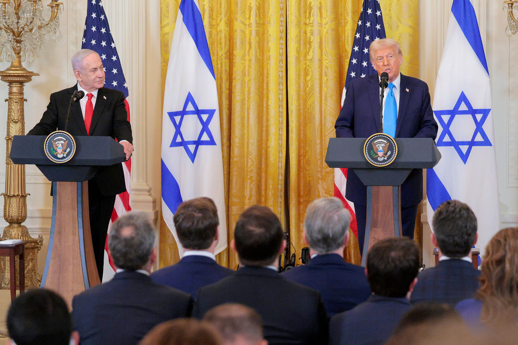 Dice Trump que Estados Unidos "tomará" el control de la Franja de Gaza