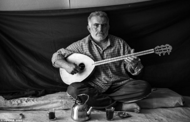 La vida de este hombre se resumió en un buzuq, un instrumento musical.