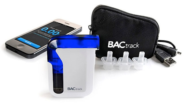 BacTrack-alcoholimetro-iPhone-02