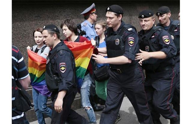 gay protestas represion