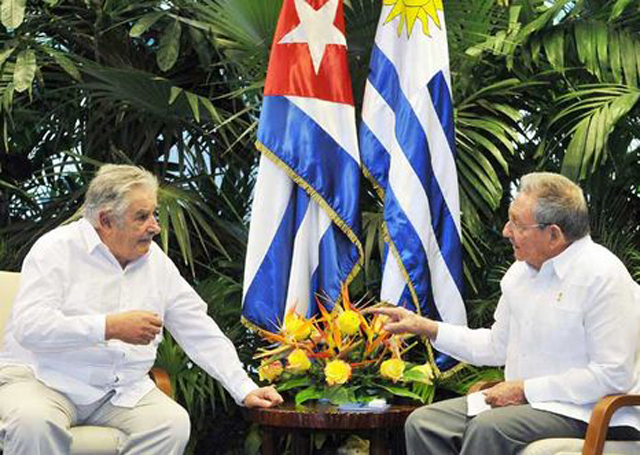 Uruguay-Mujica-Cuba-Castro-AFP