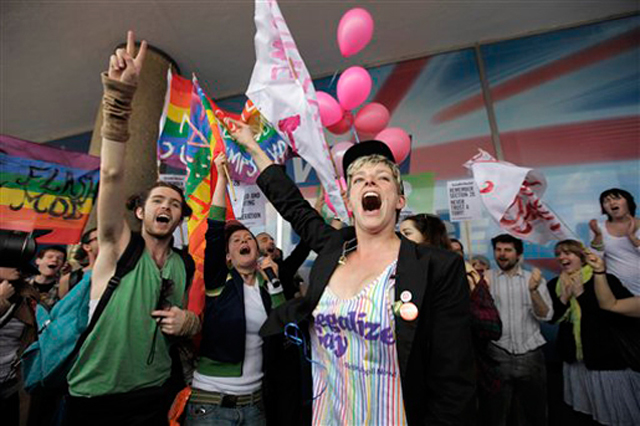 gay-marriage-passes-UK-stack