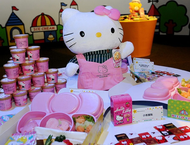 Meals for the Hello Kitty-themed aircraft plane,