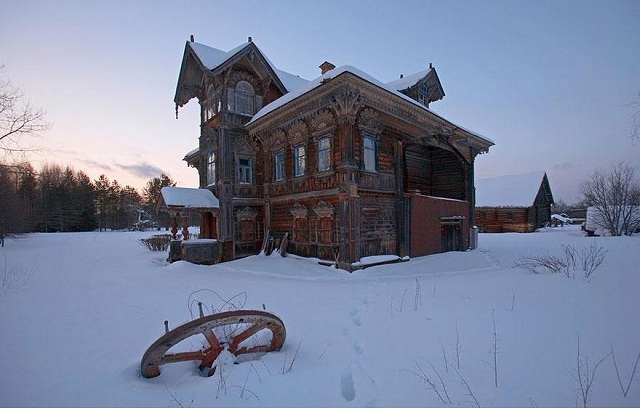 La casa de madera, Rusia