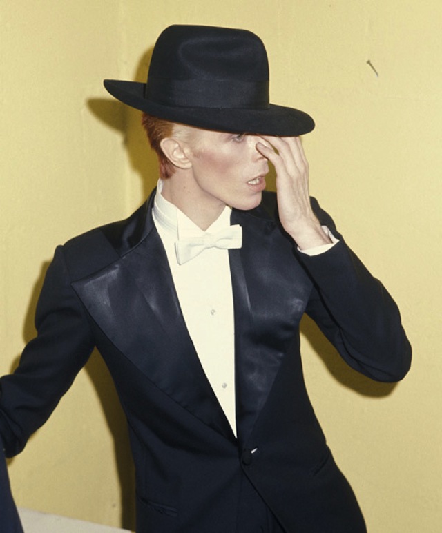 David-Bowie-as-the-Thin-White-Duke-at-the-Grammy-Awards
