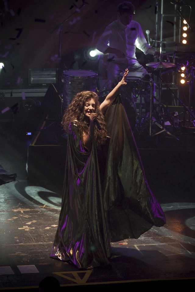 Lorde Auditorio BlackBerry by QueridoPin (13 of 14)