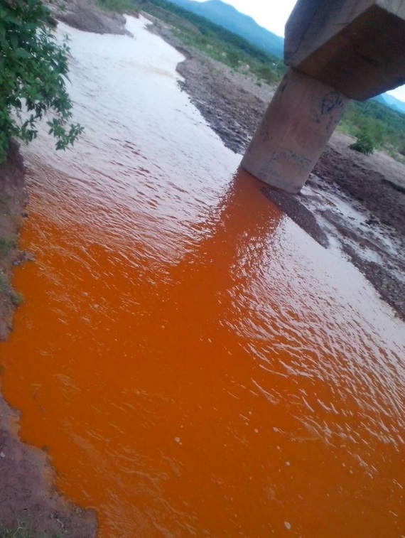 rio contaminado