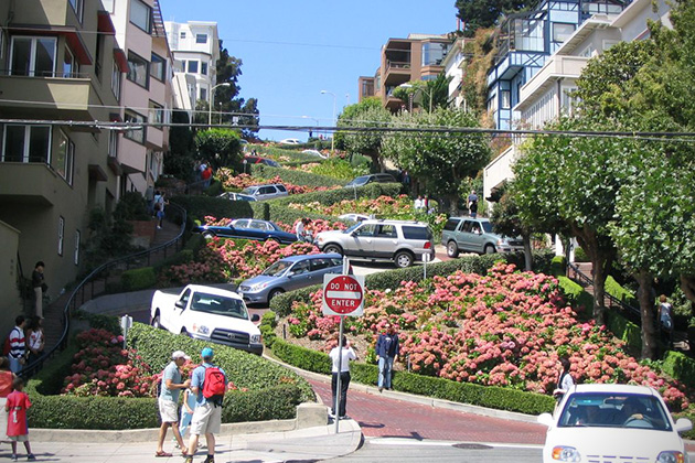 Lombard-Street-San-Francisco