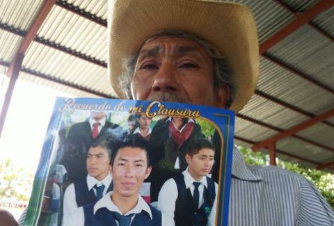 familiares ayotzinapa1