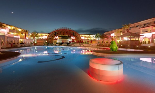 Ushuaïa-Ibiza-Beach-Hotel-750x450