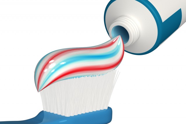 fluoride-toothpaste1