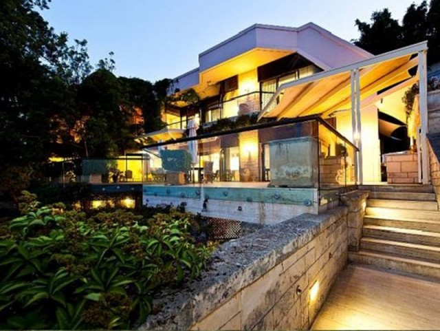 australia-a-modern-waterfront-home-with-a-private-iron-gate-entrance-is-on-the-market-for-30-million