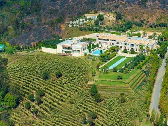 united-states-the-25-acres-estate-palazzo-di-amore-in-los-angeles-that-has-its-own-wine-producing-vineyard-is-on-sale-for-195-million