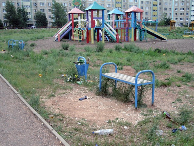 sad-playground11
