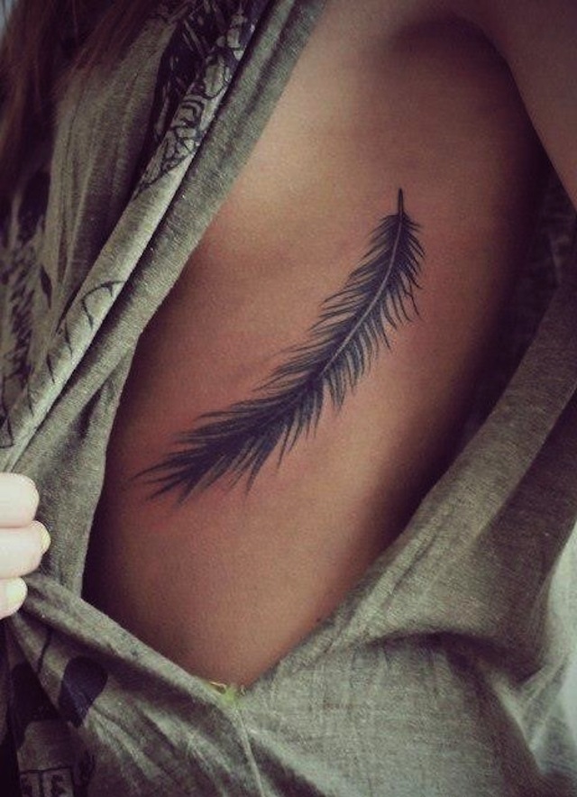 sexy-inked-girls-tattoos-tatts-chicquero-feather