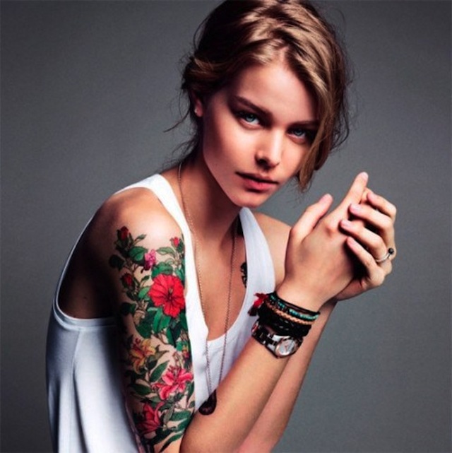 sexy-inked-girls-tattoos-tatts-chicquero-flowers-arm