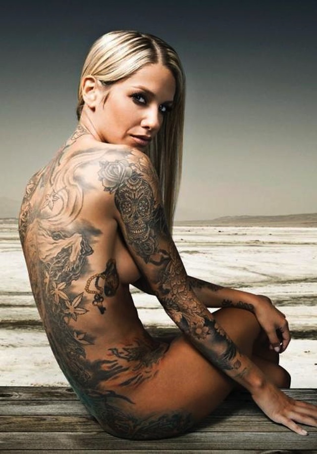 sexy-inked-girls-tattoos-tatts-chicquero-naked-girl