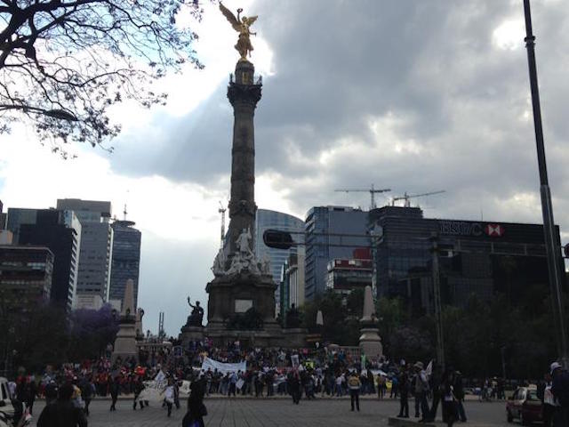 marcha.6meses.ayotzinapa2