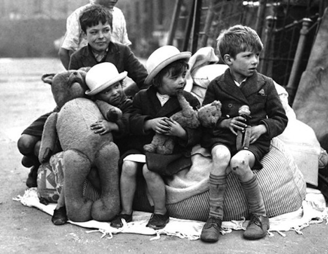 ww2_children_rescued_with_toys1_large