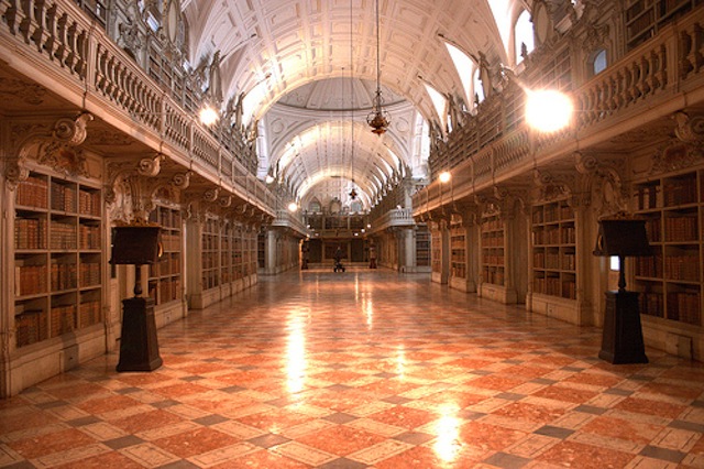 10-Mafra-National-Palace-Library-Mafra-Portugal