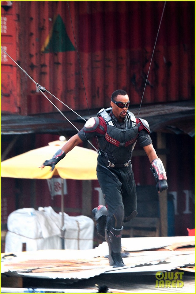 chris-evans-anthony-mackie-get-to-action-captain-america-civil-war-11