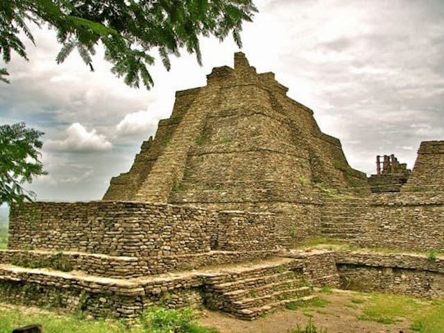 tonita_piramide4