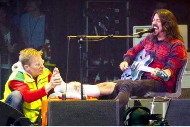 Dave-Grohl-Leg-Doctor