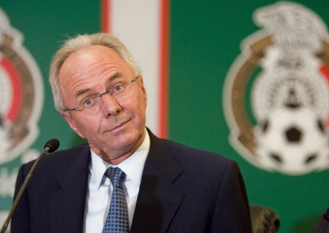 Mexico's new national football team coach, Swedish Sven-Goran Eriksson, participates in a press conference in Mexico City, on June 3, 2008. Eriksson was named Mexican national coach on Tuesday in place of Hugo Sanchez, announced a member of the selection committee Jorge Vergara. The 60-year-old Swede arrived in Mexico on Sunday evening just hours before the official announcement of his leaving by mutual consent from English Premiership team Manchester City, who he had coached for only one season. AFP PHOTO/Alfredo ESTRELLA