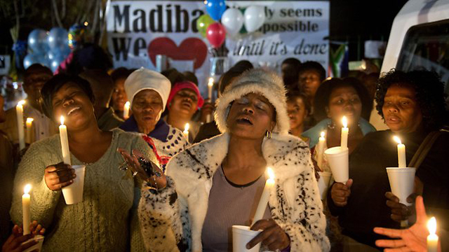 madiba sudafrica mandela muere enfermo pueblo hospital critico