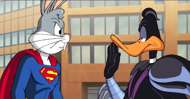 Bugs Bunny es Superman y se enfrenta al Pato Lucas 