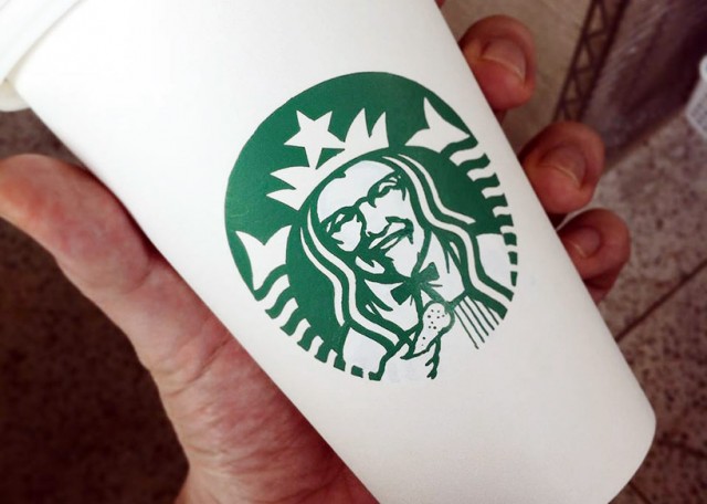 Ilustraciones hechas con el logo de Starbucks - Sopitas.com