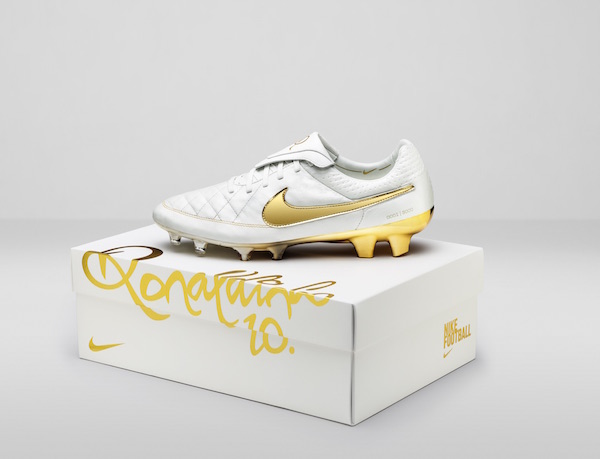 Nike-Tiempo-Legend-Touch-of-Gold-1
