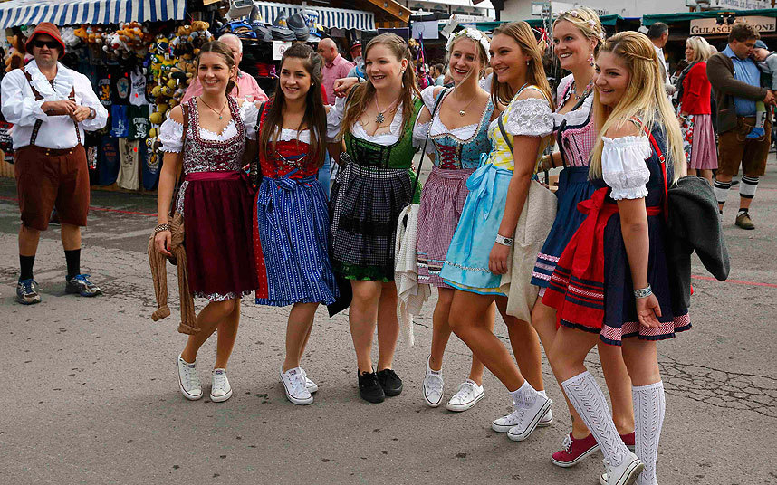 Bavarian-outfits-O_3446073k