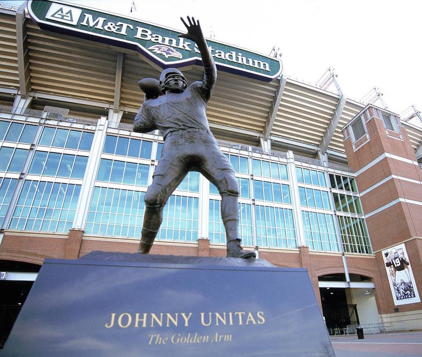 Johnny-Unitas-statue